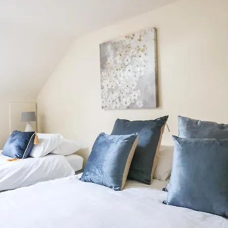 Bright 3Bed Sleeps 9 With Secret Garden 5Min Walk To Town Villa Sligo Exterior photo